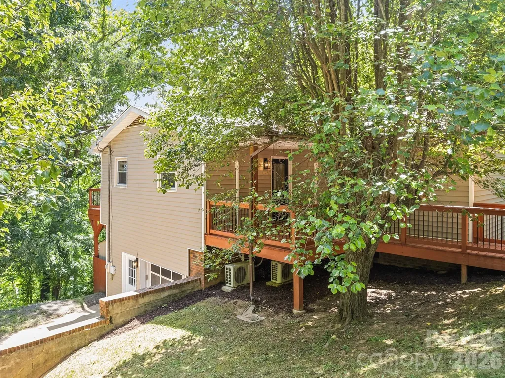 157 Highland Terrace Clyde NC 28721