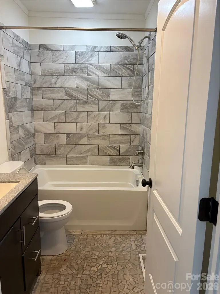 622 S Carolina Avenue Statesville NC 28677