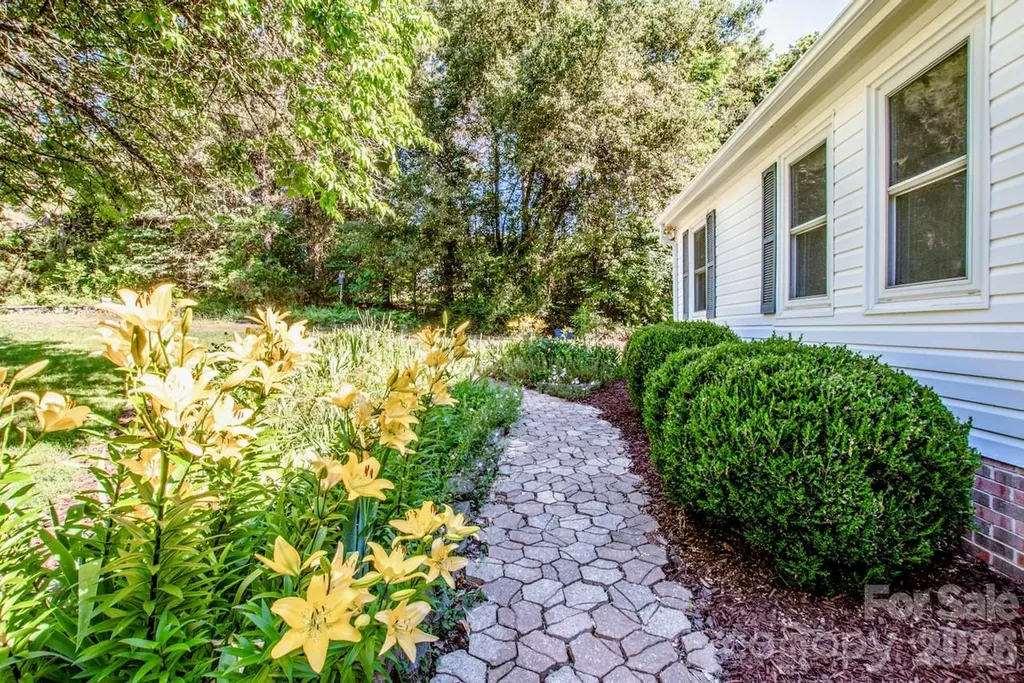10372 Singletree Lane Davidson NC 28036