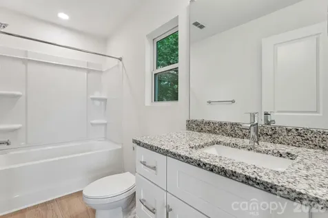 1005 Glenview Avenue Gastonia NC 28054