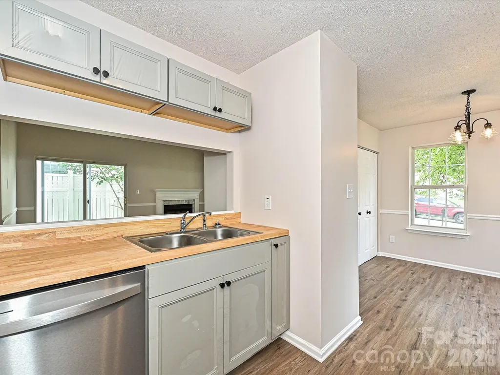 3629 Silver Ore Lane Charlotte NC 28216