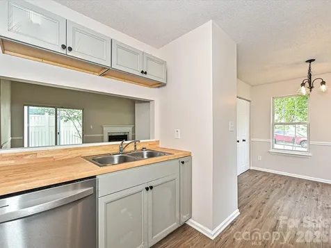 3629 Silver Ore Lane Charlotte NC 28216