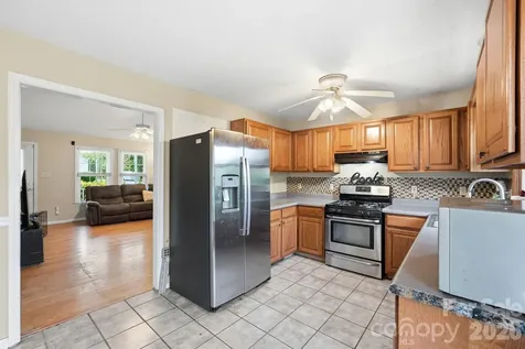 1114 Lakeview Street Kannapolis NC 28083