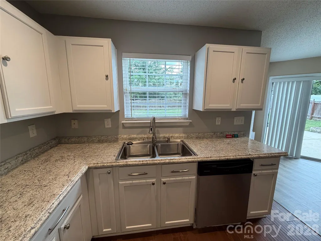 9233 Simonton Drive Charlotte NC 28269