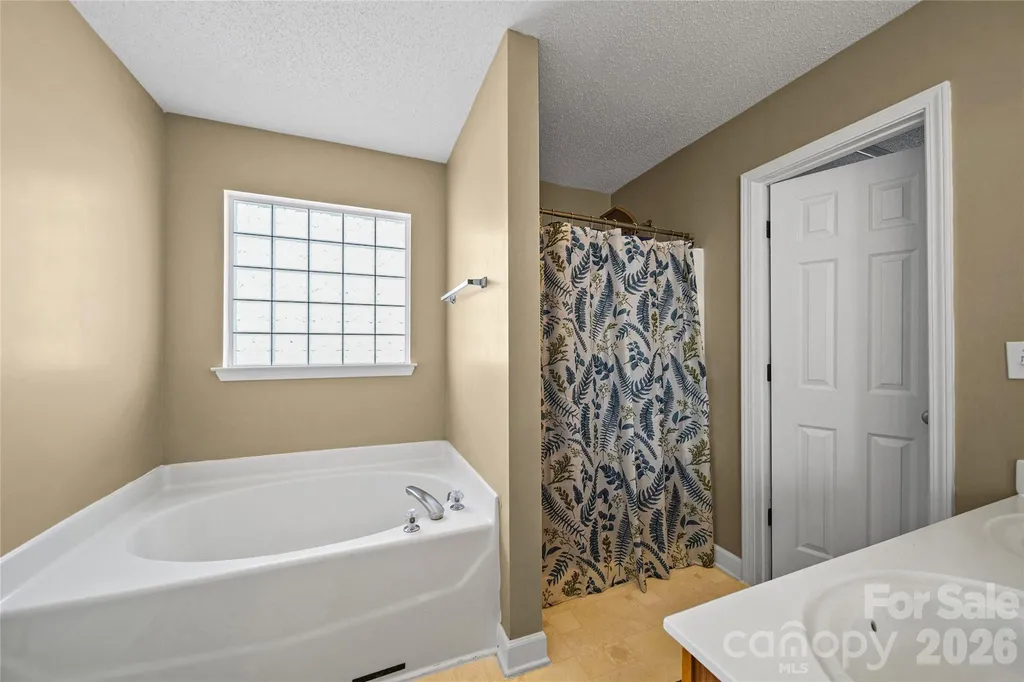 9233 Simonton Drive Charlotte NC 28269
