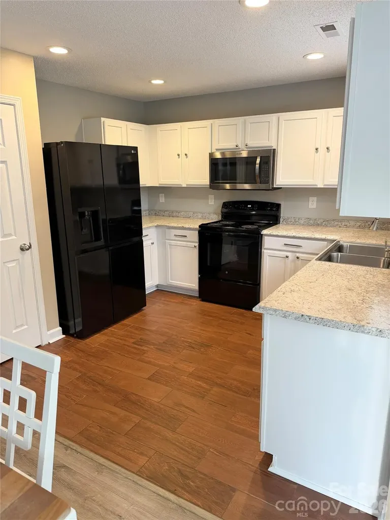 9233 Simonton Drive Charlotte NC 28269