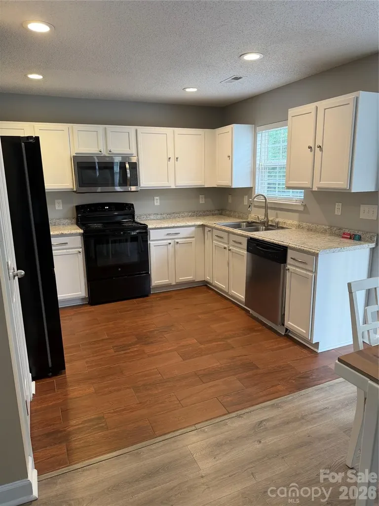 9233 Simonton Drive Charlotte NC 28269
