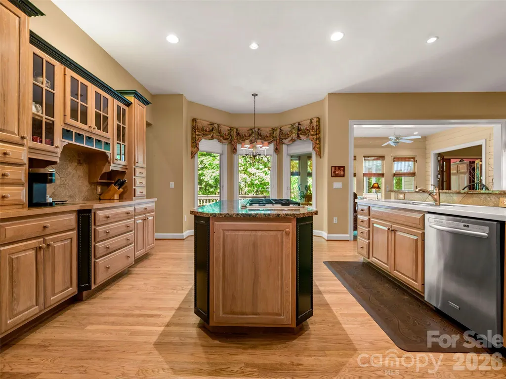 110 Little Cherokee Ridge Hendersonville NC 28739
