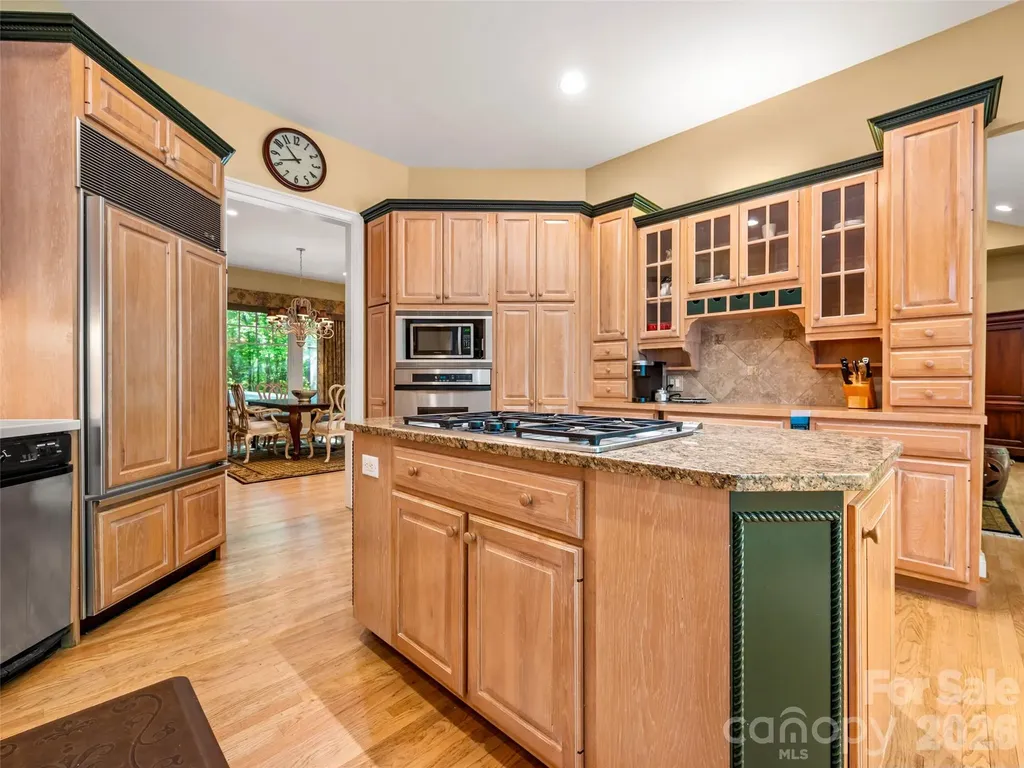 110 Little Cherokee Ridge Hendersonville NC 28739