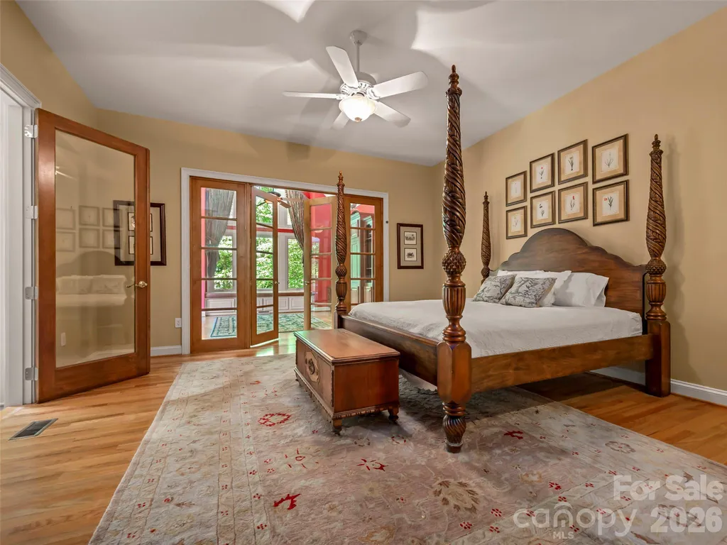 110 Little Cherokee Ridge Hendersonville NC 28739