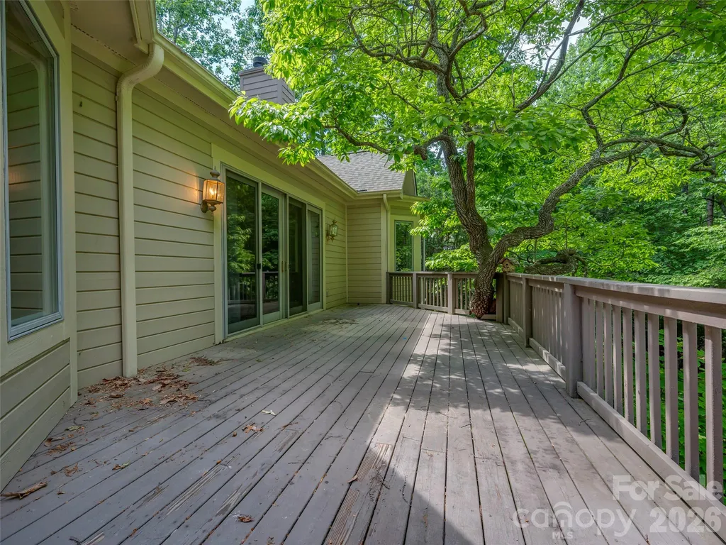 110 Little Cherokee Ridge Hendersonville NC 28739