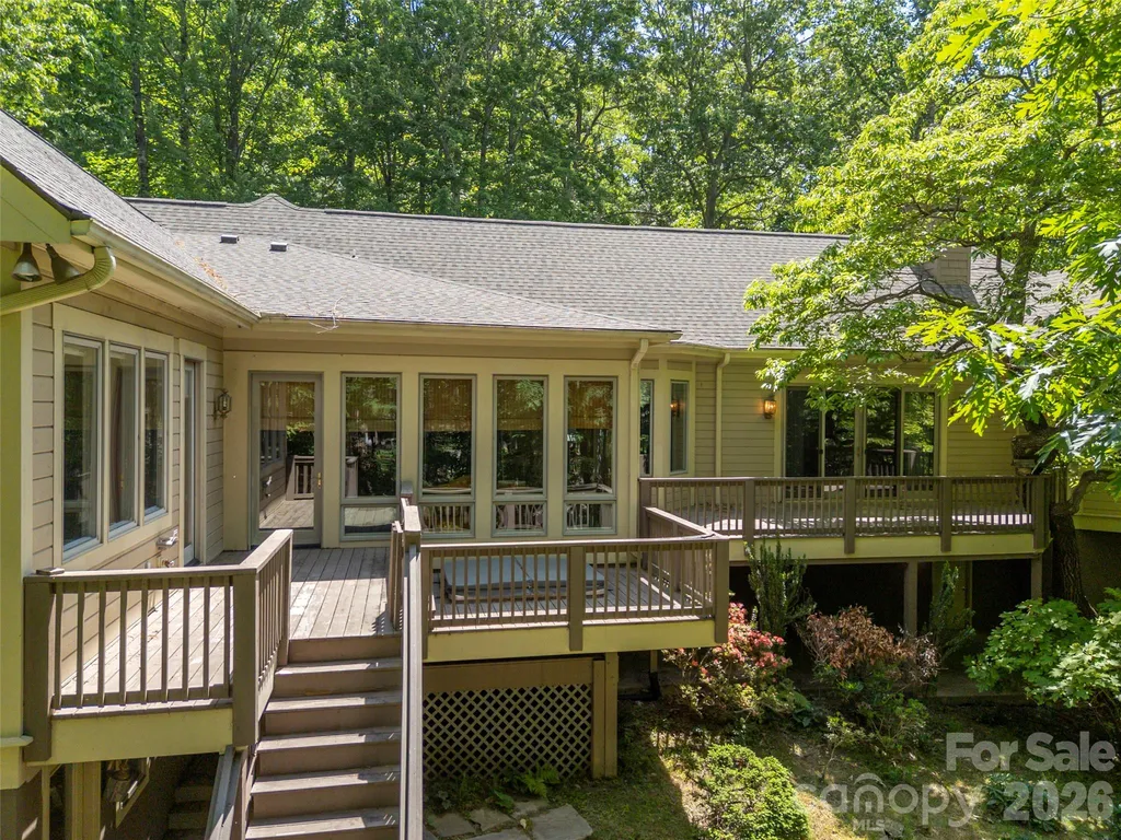 110 Little Cherokee Ridge Hendersonville NC 28739