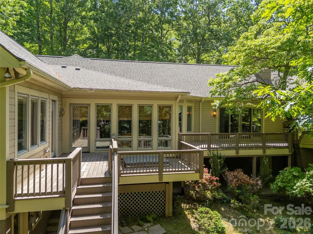 110 Little Cherokee Ridge Hendersonville NC 28739