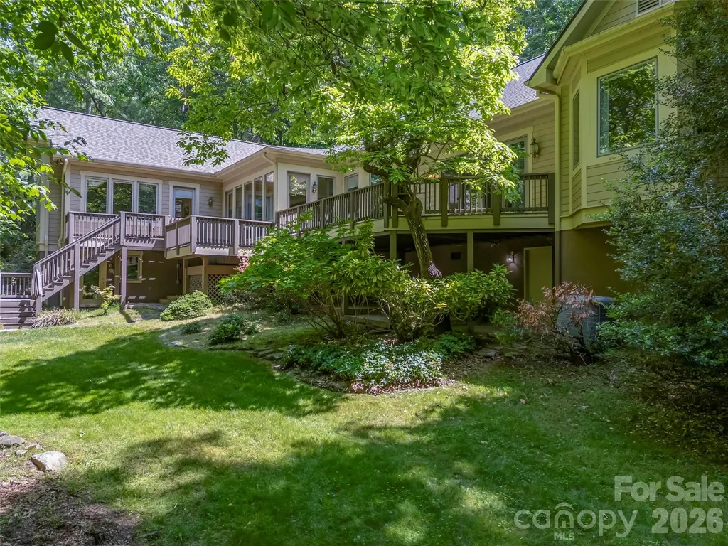 110 Little Cherokee Ridge Hendersonville NC 28739