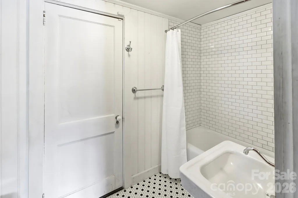 102 Jack London Road Lake Lure NC 28746