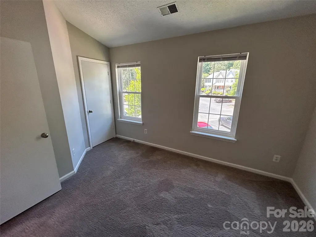 6466 Windsor Gate Lane Charlotte NC 28215
