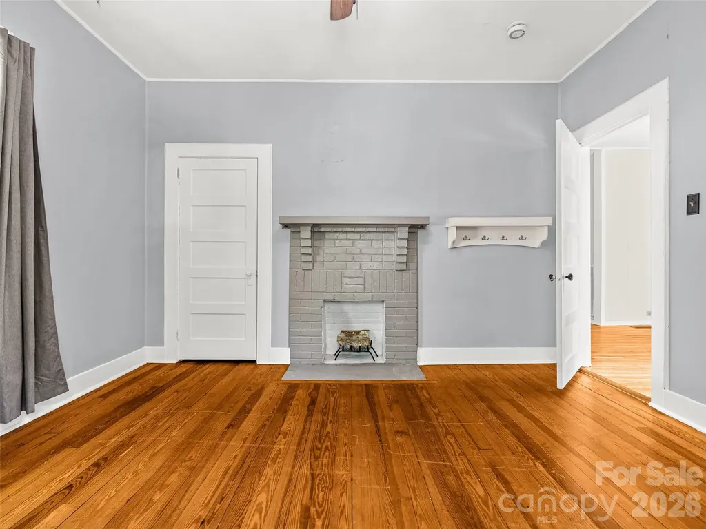 125 Edwards Avenue Swannanoa NC 28778