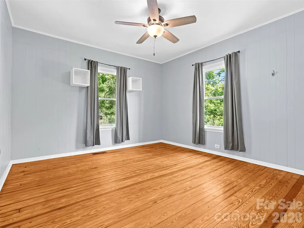 125 Edwards Avenue Swannanoa NC 28778