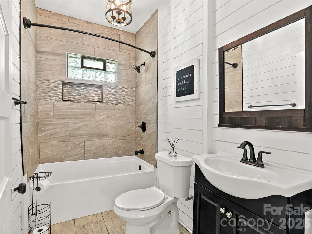 125 Edwards Avenue Swannanoa NC 28778