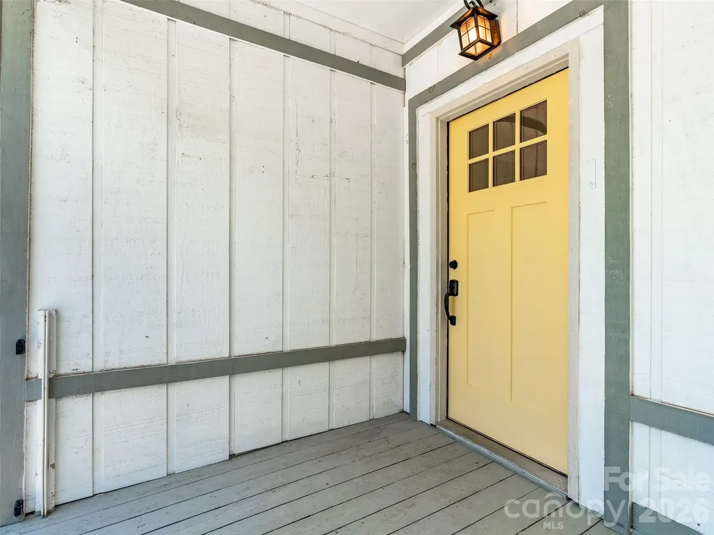 125 Edwards Avenue Swannanoa NC 28778