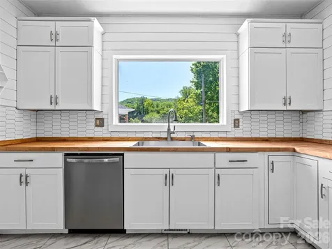 125 Edwards Avenue Swannanoa NC 28778