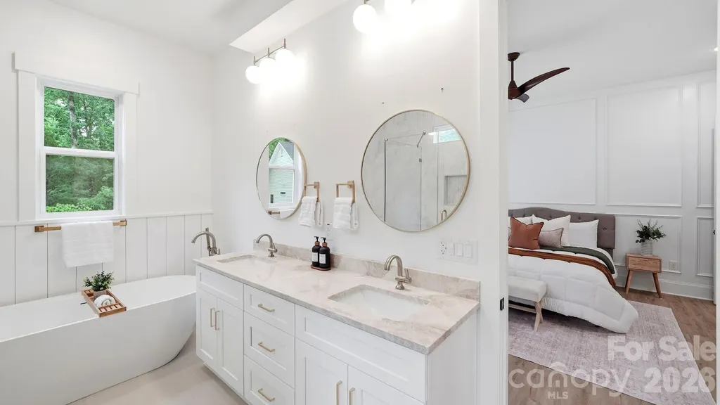825 Breezewood Drive Charlotte NC 28262
