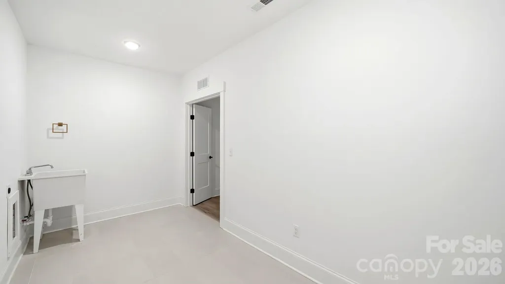 825 Breezewood Drive Charlotte NC 28262