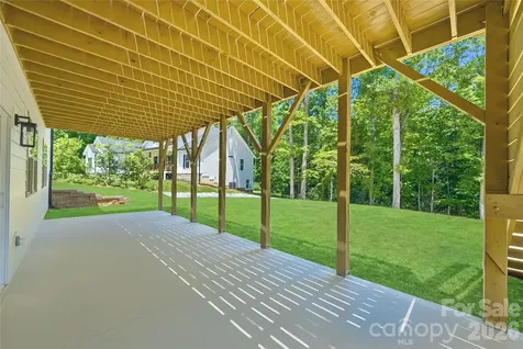 825 Breezewood Drive Charlotte NC 28262