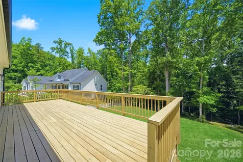 825 Breezewood Drive Charlotte NC 28262