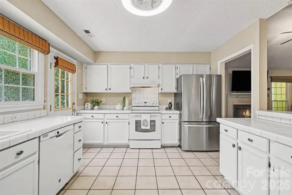 4300 Saxonbury Way Charlotte NC 28269