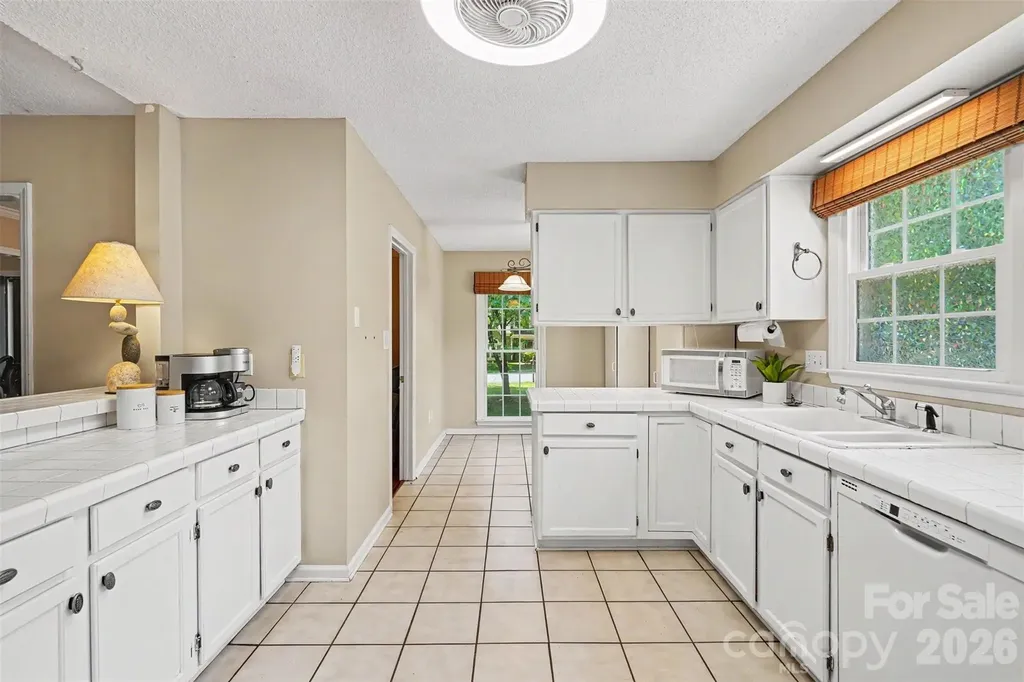4300 Saxonbury Way Charlotte NC 28269