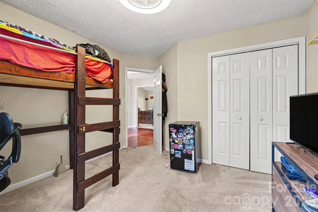 4300 Saxonbury Way Charlotte NC 28269