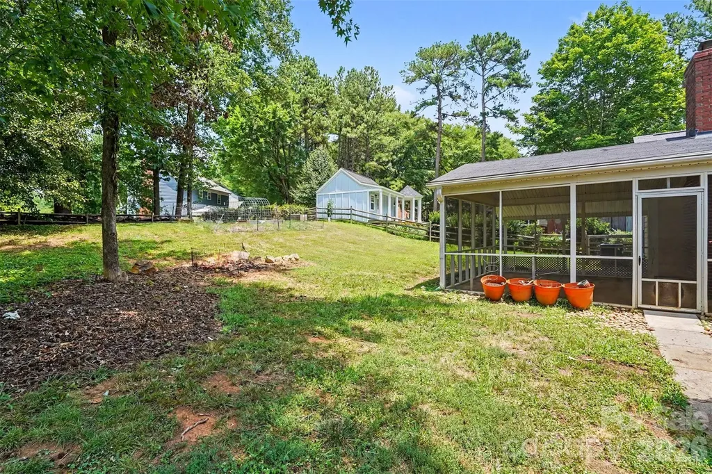 4300 Saxonbury Way Charlotte NC 28269