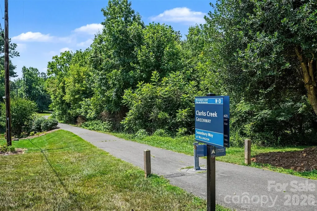 4300 Saxonbury Way Charlotte NC 28269