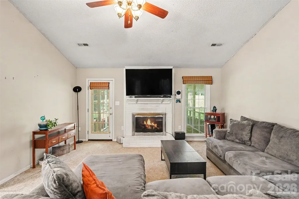 4300 Saxonbury Way Charlotte NC 28269