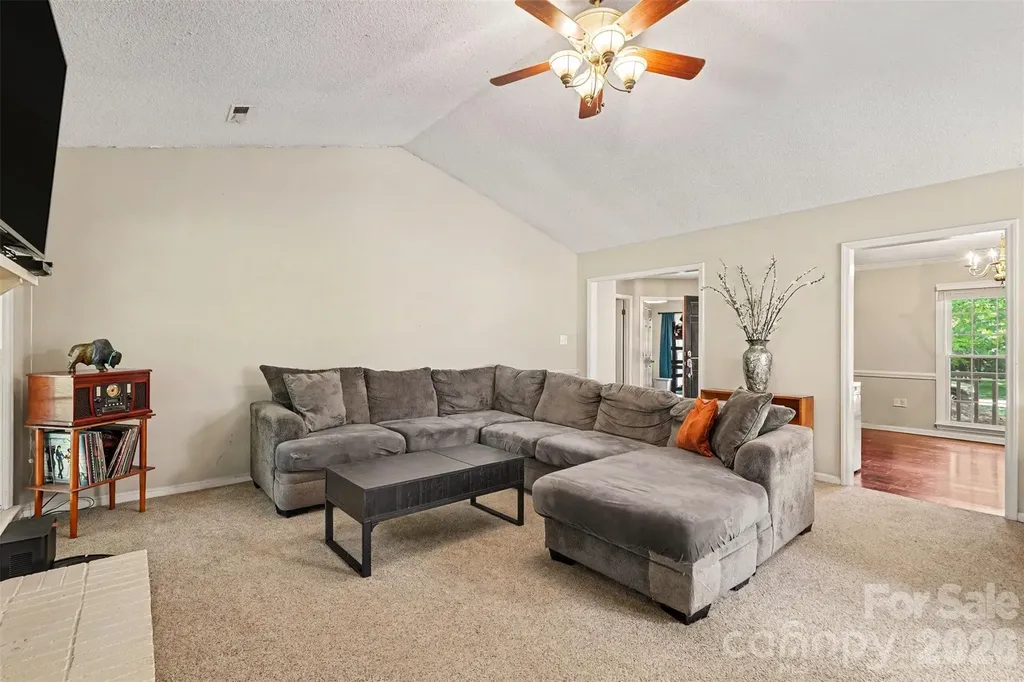 4300 Saxonbury Way Charlotte NC 28269