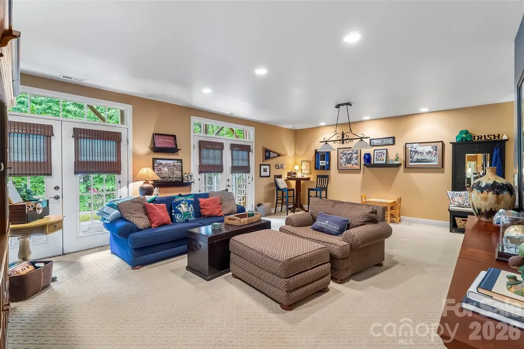 483 Cross Creek Drive Marion NC 28752