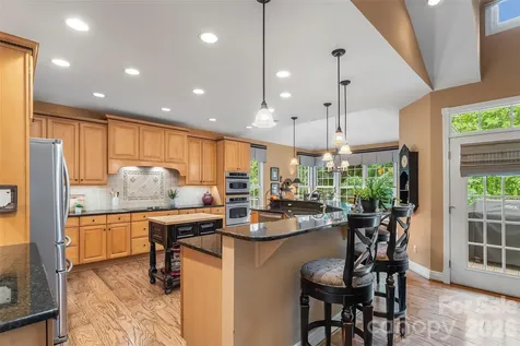 483 Cross Creek Drive Marion NC 28752