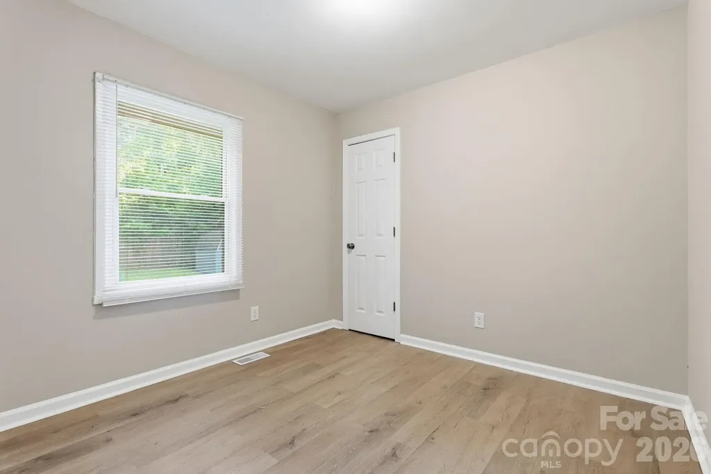 364 Leafmore Drive Charlotte NC 28213