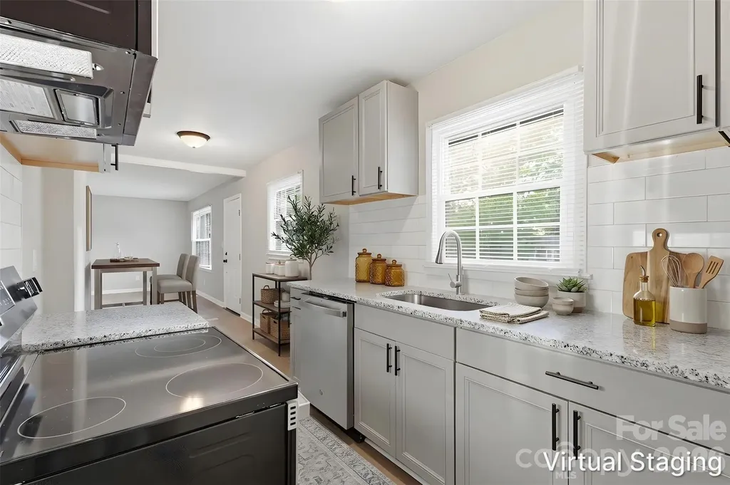 364 Leafmore Drive Charlotte NC 28213