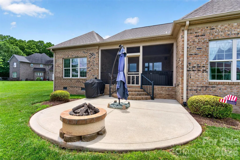 2330 Shiny Leaf Drive Denver NC 28037
