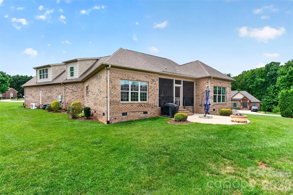 2330 Shiny Leaf Drive Denver NC 28037