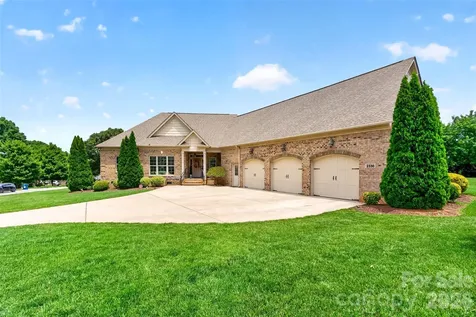 2330 Shiny Leaf Drive Denver NC 28037
