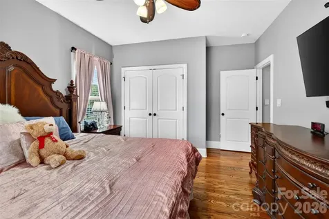 2330 Shiny Leaf Drive Denver NC 28037