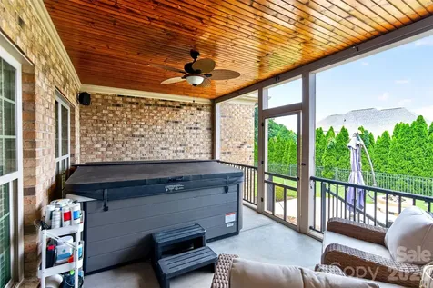 2330 Shiny Leaf Drive Denver NC 28037