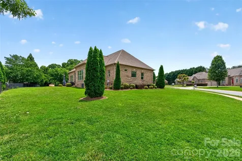 2330 Shiny Leaf Drive Denver NC 28037
