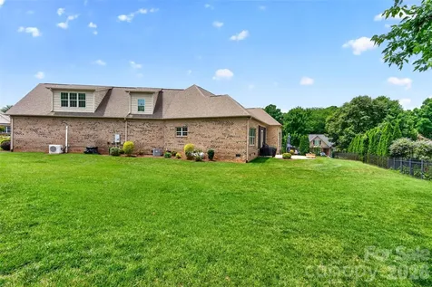 2330 Shiny Leaf Drive Denver NC 28037