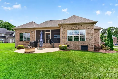 2330 Shiny Leaf Drive Denver NC 28037