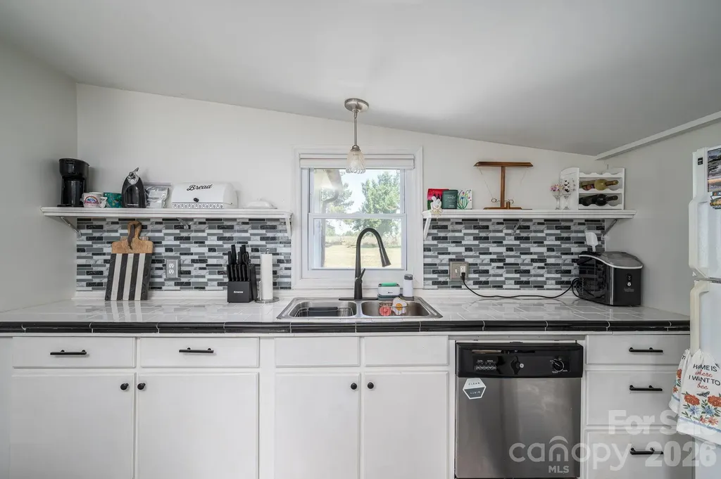 2024 Willis Road Vale NC 28168
