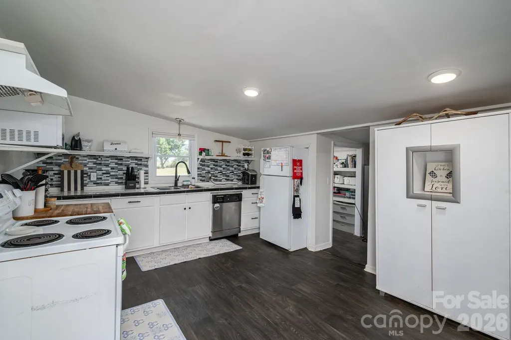 2024 Willis Road Vale NC 28168